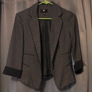 iZ BYER Women’s Black/Grey printed Blazer